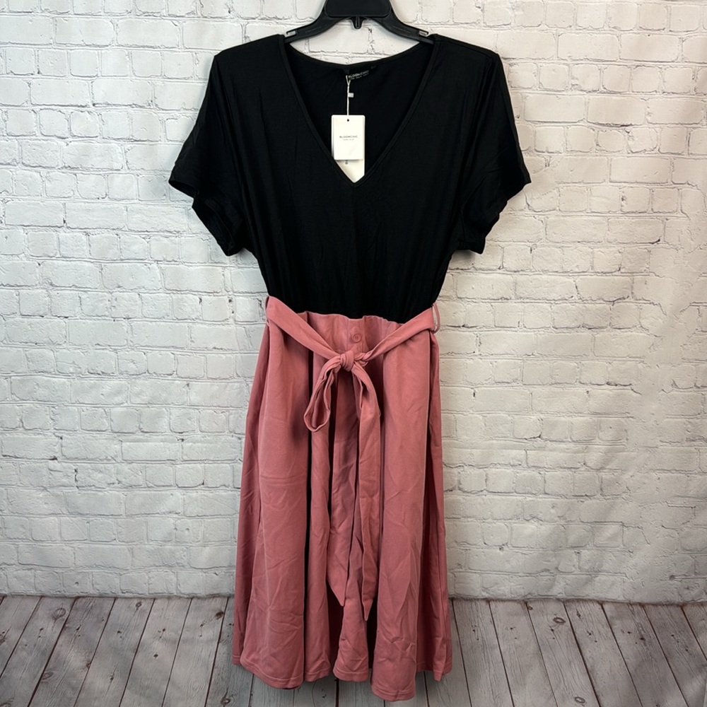 BloomChic Elegant Black & Pink Two Tone Belted Dress Plus Size 3X - Picture 2 of 6